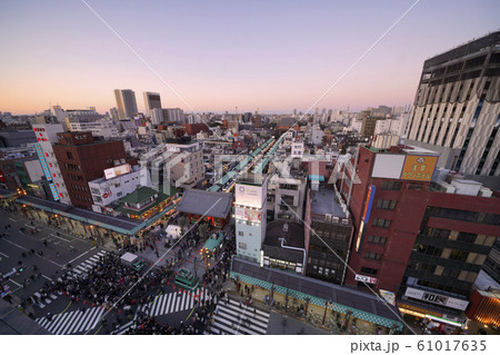 日本の東京都市景観　令和最初のお正月を迎えた浅草寺などを望む＝2020年1月1日撮影 61017635