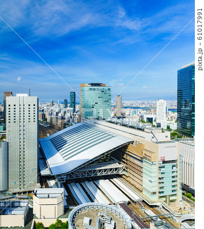 風景　都市風景　大阪　大阪駅　osaka　キタ　梅田　ランドマーク　ビジネス　不動産　経済　景気 61017991