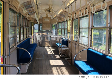 電車内 電車内 61019137
