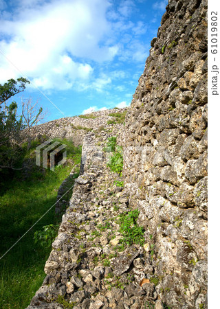 糸数城　沖縄　城壁の風景6 61019802
