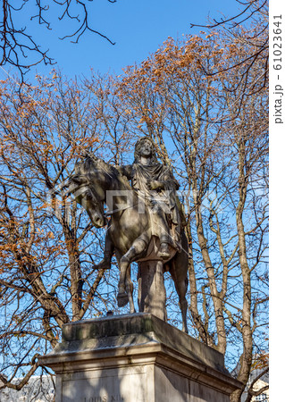 Statue of Louis XIII - Place des Vosges, Paris, 61023641