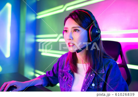 Young Asian cyber sport gamer Young Asian cyber sport gamer 61026839