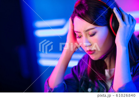 Asian girl cyber sport gamer 61026840