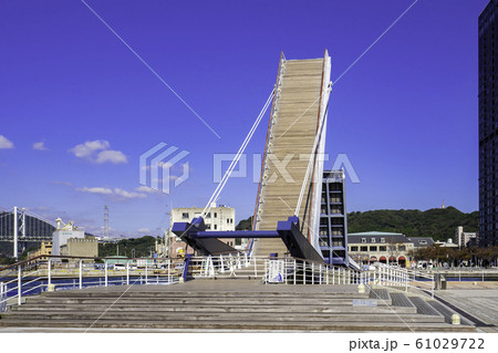 門司港レトロ　はね橋　ブルーウィングもじ　福岡県北九州市門司区 61029722