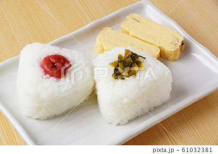 お握り お握り 61032381