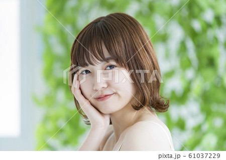 女性・ビューティー・植物 女性・ビューティー・植物 61037229