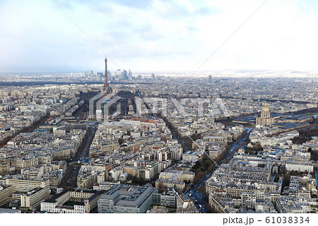 パリの景色 エッフェル塔とアンヴァリッド Hotel National Des Invalides の写真素材