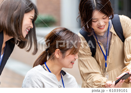 学校見学 キャンパスを案内 撮影協力「近畿大学」 学校見学 キャンパスを案内 撮影協力「近畿大学」 61039101