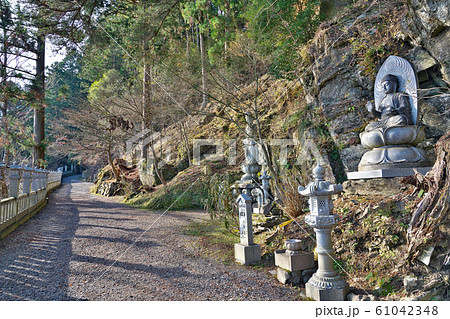 【摩廬山 正寿院 焼山寺】 (四国霊場第12番札所) 徳島県名西郡神山町下分字中 61042348