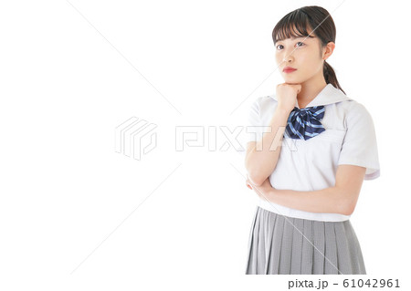 考え事をする学生 考え事をする学生 61042961