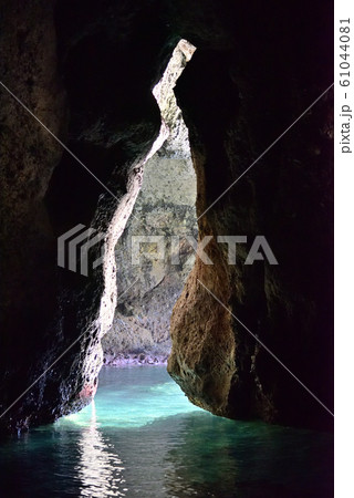 青の洞窟～佐渡ヶ島～ 61044081