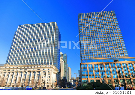 【東京都】晴天下の明治生命館と丸の内二重橋ビル 61051231