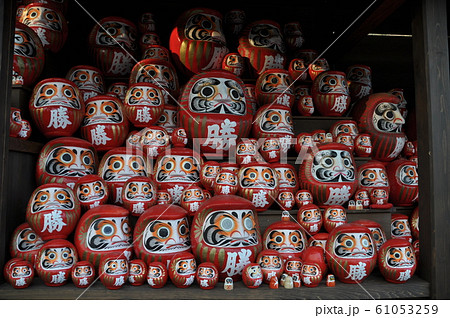 勝運の寺！勝尾寺　ダルマ 61053259