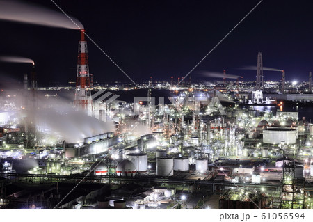 四日市 うみてらす14から望む霞ヶ浦地区の夜景 四日市 うみてらす14から望む霞ヶ浦地区の夜景 61056594