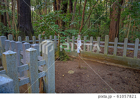 鹿島神宮 森の中の要石 61057821