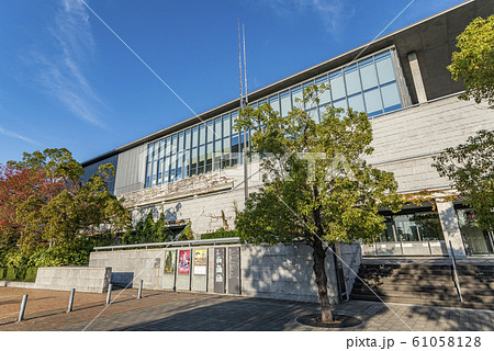 兵庫県立美術館 61058128