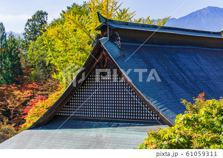 【長野県】紅葉の霊松寺 大町市 【長野県】紅葉の霊松寺 大町市 61059311