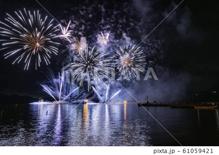 （神奈川県）芦ノ湖夏祭り、鳥居焼まつり、花火大会 61059421