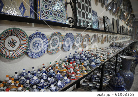 モロッコ、フェズ、メディナ、フェズ焼き陶器工房 61063358