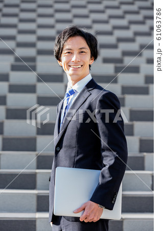 ビジネスマン　即戦力 61063786