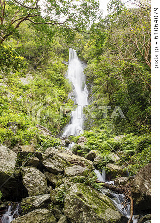奄美大島 フナンギョの滝 奄美人気スポット 舟行の滝の写真素材