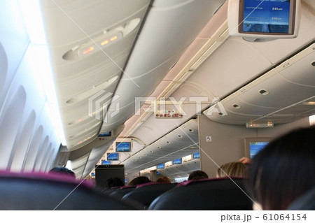 航空機内 61064154