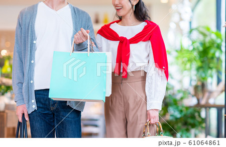 買い物　 61064861