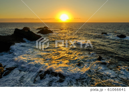 越前岬の夕暮れ 61066641