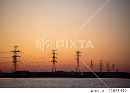 夕焼け鉄塔 61073430