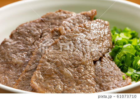 カルビ焼肉丼。(国産牛肉･上カルビ使用) 61073710