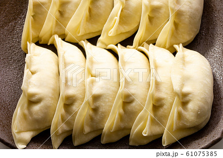 餃子(生)。 餃子(生)。 61075385