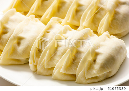 餃子(生)。 61075389