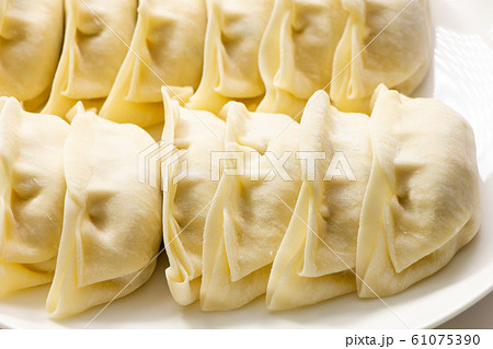 餃子(生)。 61075390
