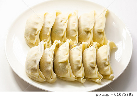 餃子(生)。 61075395