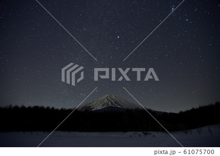 富士山　星空　＜全国育樹祭記念広場＞ 61075700