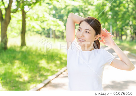 フィットネスイメージ　女性  61076610