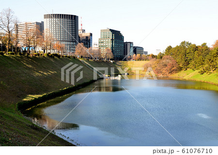 東京 晩秋の皇居周辺 桜田濠と都市風景 東京 晩秋の皇居周辺 桜田濠と都市風景 61076710