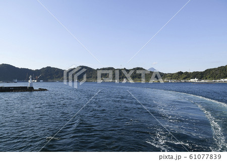 鹿児島県指宿市山川金生町の山川港 鹿児島県指宿市の鹿児島湾入口 鹿児島県指宿市山川金生町の山川港 鹿児島県指宿市の鹿児島湾入口 61077839