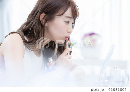 若い女性 ビューティーイメージ 若い女性 ビューティーイメージ 61081005