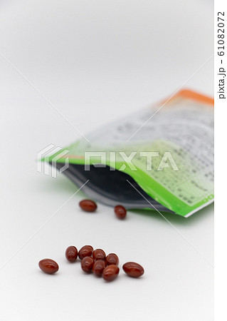 サプリメント　ビタミン剤　栄養剤 61082072