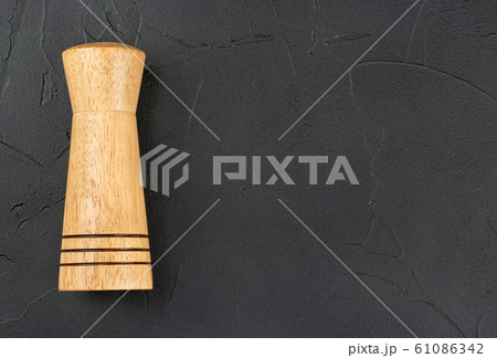 Wooden salt shaker 61086342