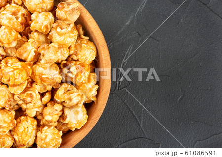 Caramel popcorn in bowl Caramel popcorn in bowl 61086591
