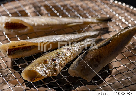 焼き魚の炙りイメージ 焼き魚の炙りイメージ 61088937