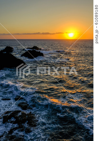 越前岬の夕暮れ 61089180