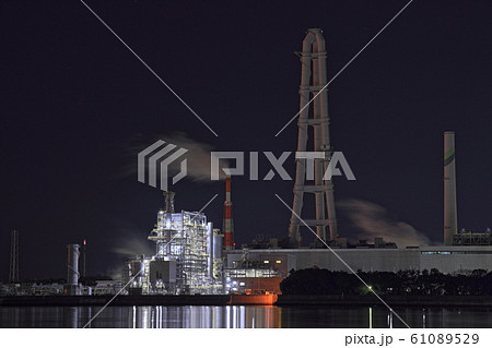 四日市 霞ヶ浦緑地公園から望む工場夜景 四日市 霞ヶ浦緑地公園から望む工場夜景 61089529