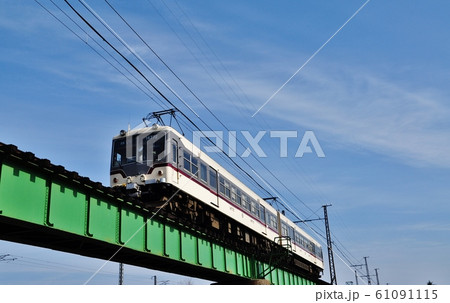富山地方鉄道本線、越中中村・西魚津駅間を走る普通列車(14760形) 富山地方鉄道本線、越中中村・西魚津駅間を走る普通列車(14760形) 61091115
