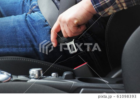 ドライブイメージ　シートベルト 61098393