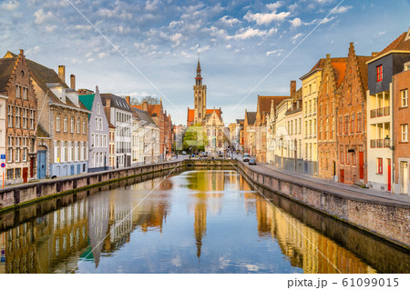 Spiegelrei canal at sunrise, Brugge, Flanders, Belgium 61099015