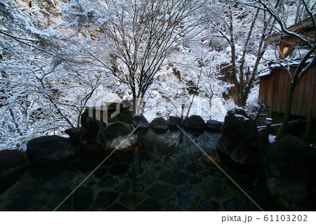 雪景色の朝・平家の隠れ里【湯西川温泉】 61103202