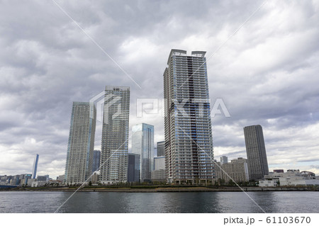 東京晴海　運河沿いの高層マンション 61103670